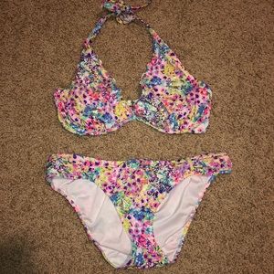 Victoria’s Secret swim 36DD top/large bottoms